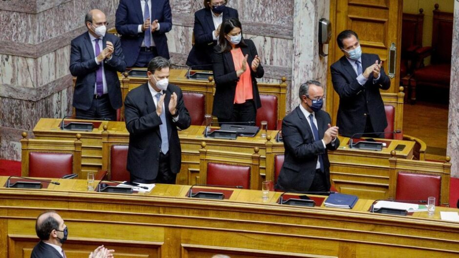 Κυβέρνηση Μητσοτάκη / Δειλοί, μοιραίοι κι άβουλοι αντάμα