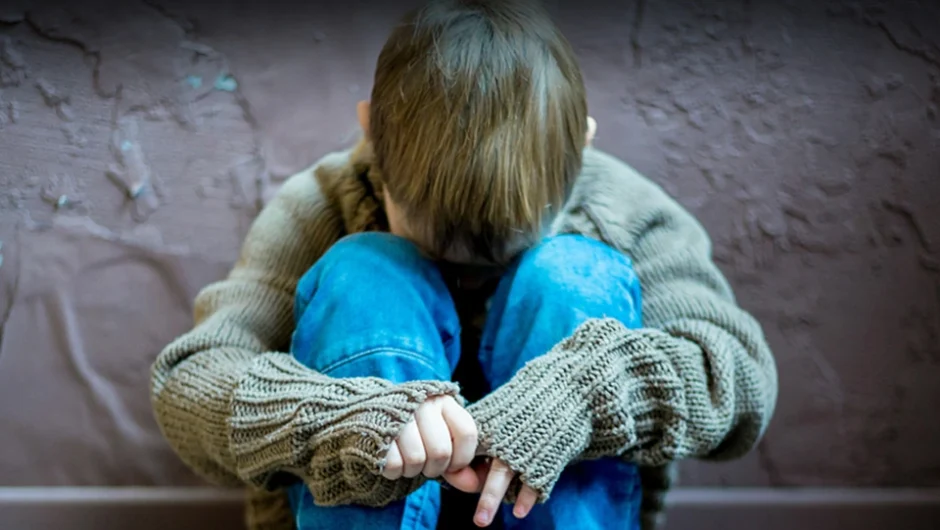 Κοζάνη: Ιερείς ασελγούσαν σε ανήλικο αγόρι – Τρία χρόνια φυλακή με αναστολή η ποινή τους