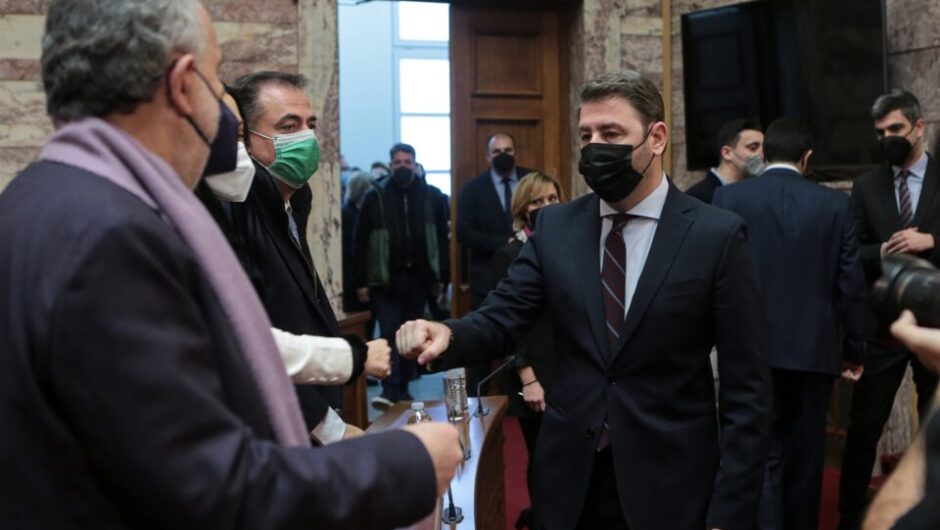 Στρατηγική τρίτου πόλου από το ΚΙΝΑΛ