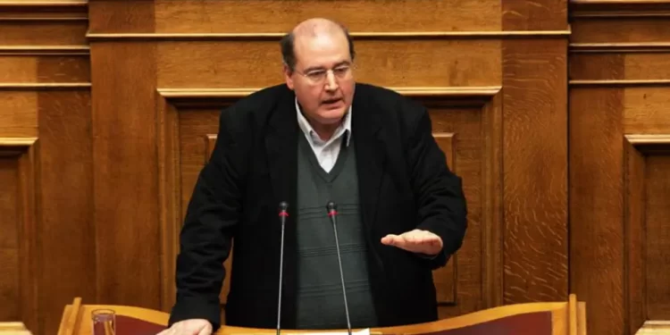 Φίλης «φωτογραφίζει» Πολάκη: Τα «έξαλλα σχόλια» στα social media δεν απηχούν τον κόσμο του ΣΥΡΙΖΑ