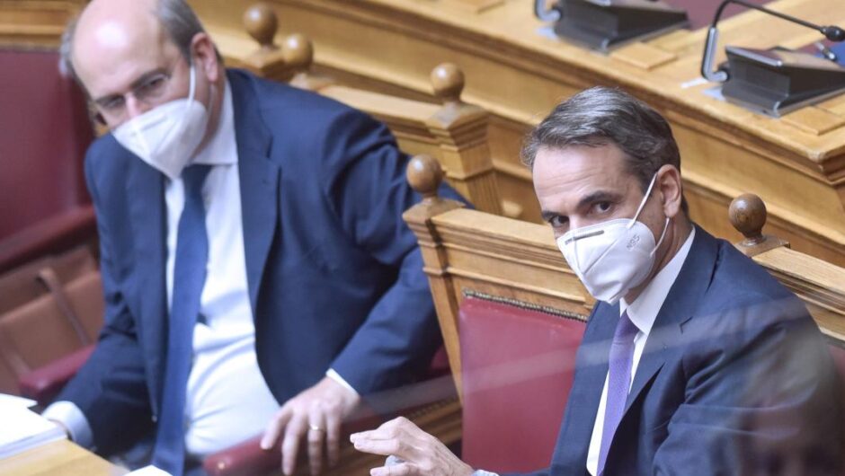 Κυβέρνηση Μητσοτάκη / Ιδιωτικοποιεί τον ΕΦΚΑ και βάζει γαλάζια golden boys
