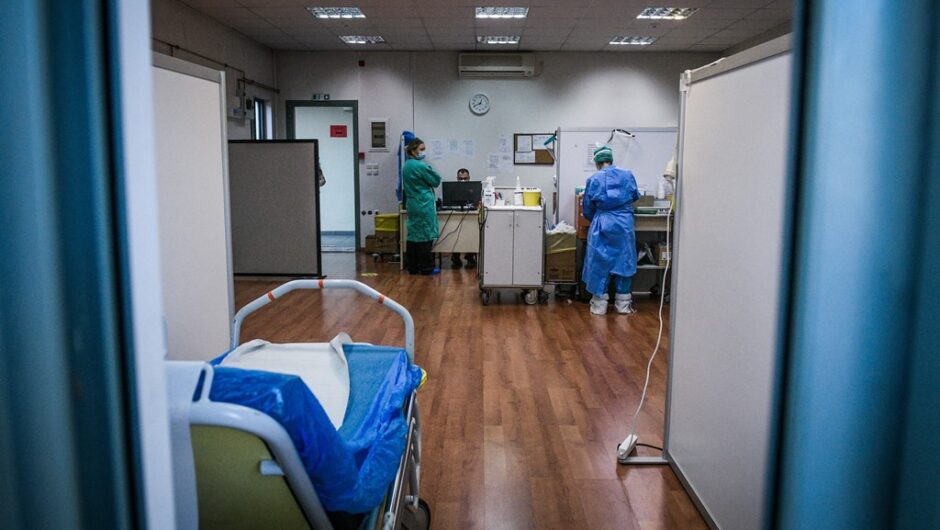 Καπραβέλος: 800 εργαζόμενοι στο Παπανικολάου είναι χωρίς 3η δόση – Έρχεται νέο επιδημικό κύμα την Άνοιξη