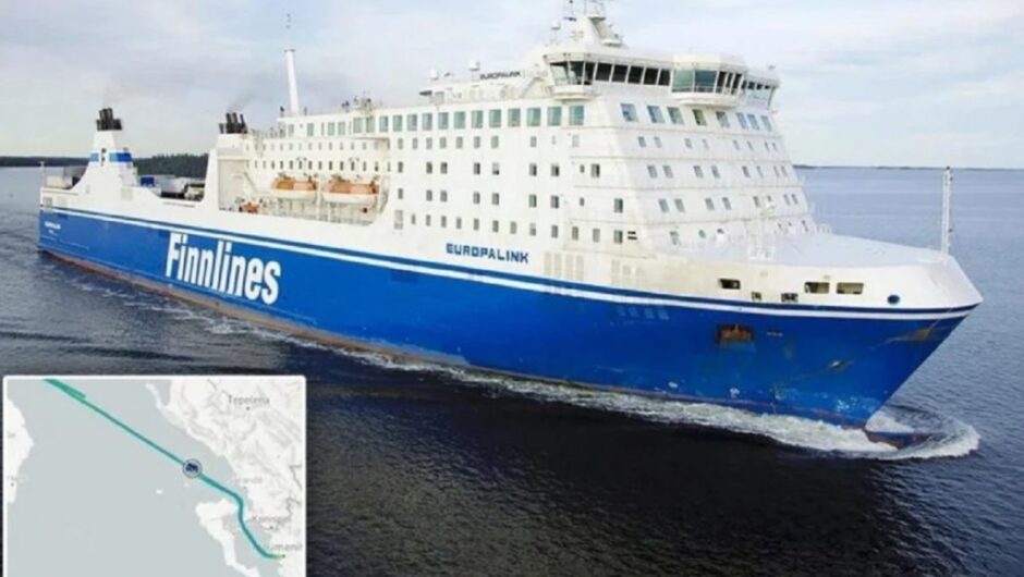 Πυρκαγιά στο Euroferry Olympia: Αποβιβάστηκαν 242 άτομα