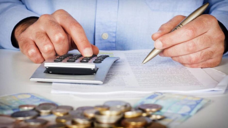 Οφειλές στην Εφορία: Έρχονται αυτόματες κατασχέσεις και επιστροφές φόρων