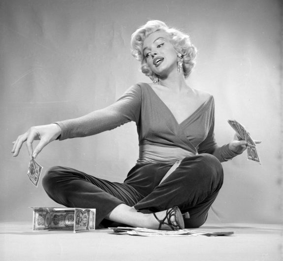 Μερικοί το προτιμούν… ψητό – Η γεμιστή γαλοπούλα της Μέρλιν Μονρόε