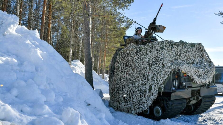 Σουηδία: Μεγάλη άσκηση του ΝΑΤΟ μέσα σε… κατάλευκο τοπίο (βίντεο)