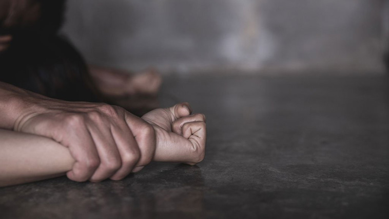 Θεσσαλονίκη: Πατέρας βίαζε τις ανήλικες φίλες των παιδιών του