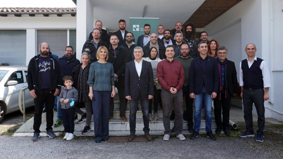 Λάρισα: Θεσσαλοί μελισσοκόμοι εκπαιδεύονται στη βασιλοτροφία (φωτ.)