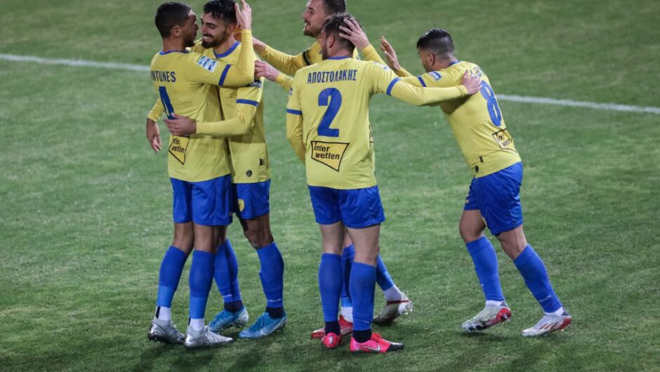 Super League: Καταγγελία για στοιχηματισμό βάζει φωτιά στα πλέι άουτ