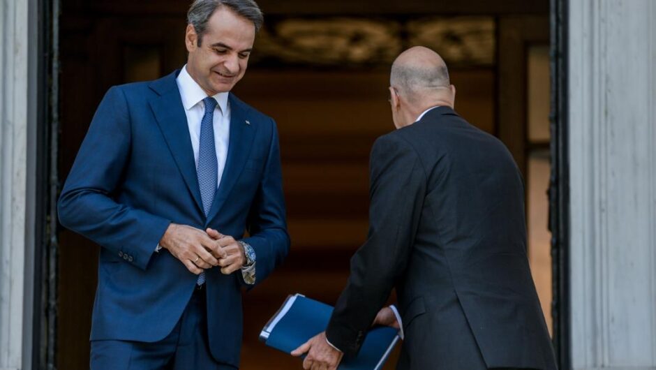 Νίκος Δένδιας / Η απουσία και οι πληροφορίες για δυσαρέσκεια Μαξίμου