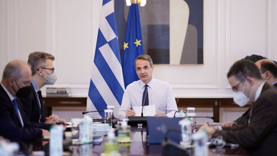 Ο Μητσοτάκης υπόσχεται στήριξη στο «επόμενο δεκαήμερο» και ρίχνει το μπαλάκι στην Ευρώπη