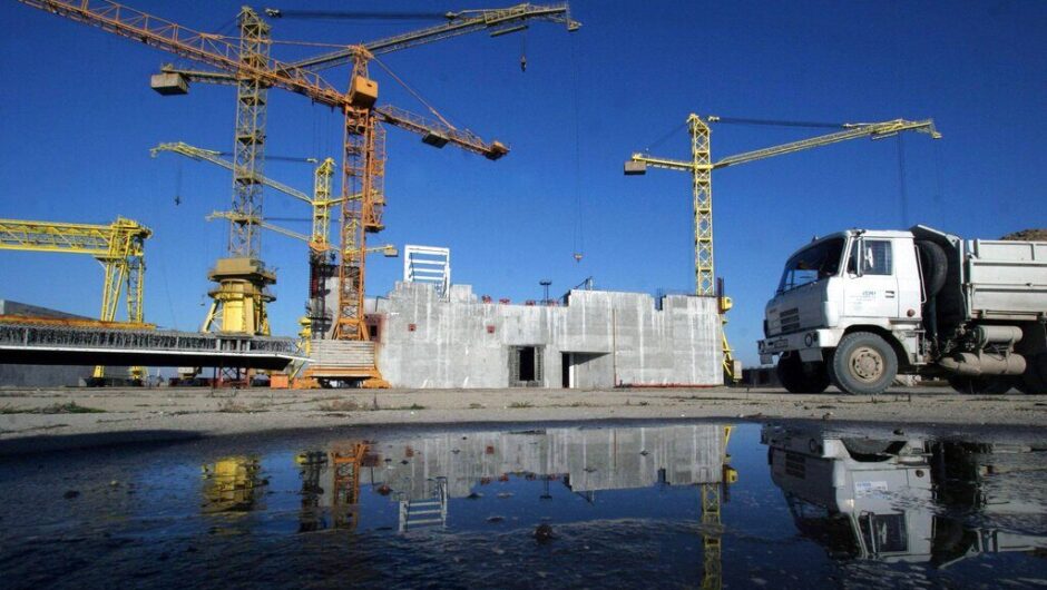 Η κυβέρνηση Μητσοτάκη «χρηματοδοτεί» πυρηνικό εργοστάσιο στη Βουλγαρία