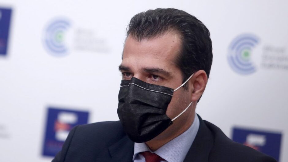 Θ. Πλεύρης: «Δεν καταργείται το πιστοποιητικό εμβολιασμού»