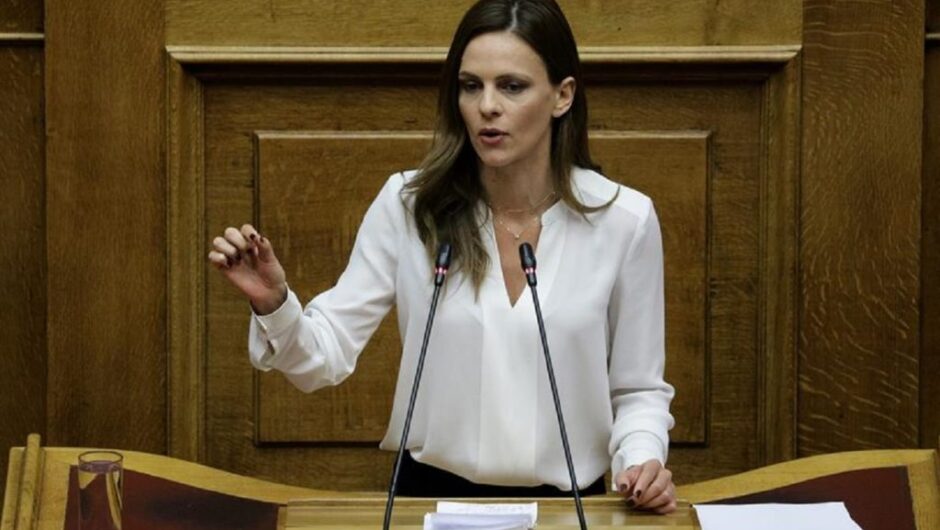 Έφη Αχτσιόγλου: “Δυνατότητες για να στηριχθεί η κοινωνία υπάρχουν, αλλά η κυβέρνηση έχει άλλες προτεραιότητες”