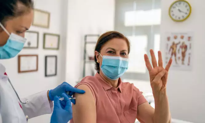 Μίνα Γκάγκα: Το φθινόπωρο ενδεχομένως η τέταρτη δόση εμβολίου – Επιστροφή στην κανονικότητα, αλλά με προσοχή