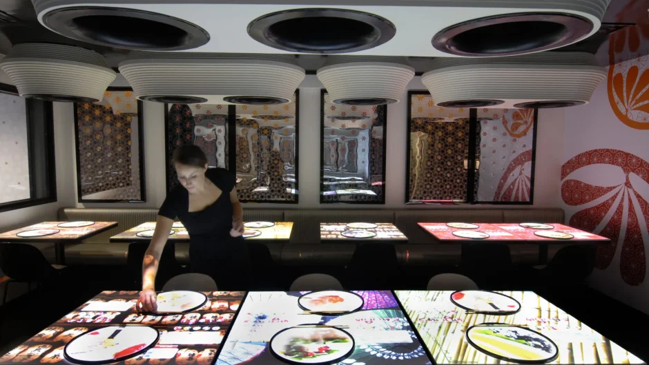 Μπάνιο μέσα σε μείγμα μπύρας, απαγορεύονται τα κινητά: Tα πιο πρωτότυπα εστιατόρια στον κόσμο