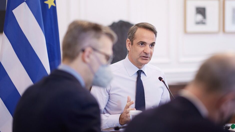 Νέες κρίσεις και προκλήσεις για να καλυφθεί η κυβερνητική ανασφάλεια