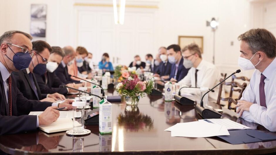 Τρόφιμα / Οι αυξήσεις σοκ έως 60% και η «ανέμελη» ανακοίνωση του Μαξίμου