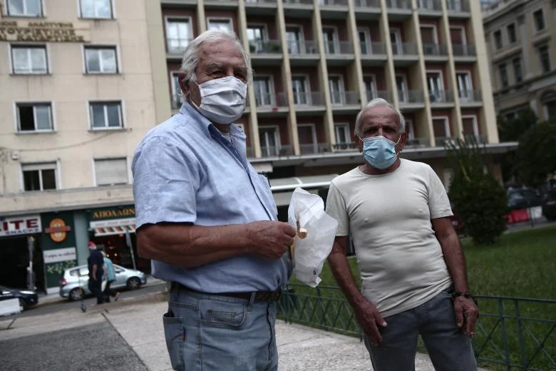 Συνταξιούχοι που εργάζονται: Πότε πρέπει να δηλωθεί η απασχόληση – Βαριά πρόστιμα