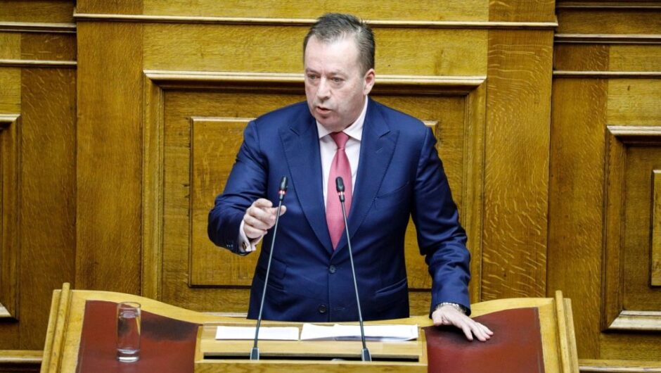 Β. Κόκκαλης για συμβασιούχους ΠΓΝΛ: «Η κυβέρνηση έχει υποχρέωση να τους στηρίξει»
