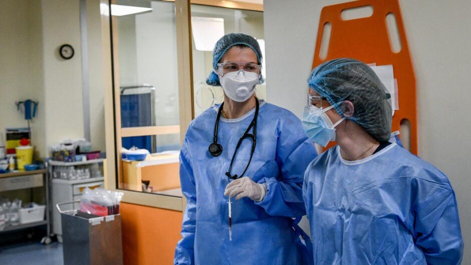 Κορωνοϊός / Ανησυχία για αναζωπύρωση της πανδημίας – Αύξηση των εισαγωγών στα νοσοκομεία