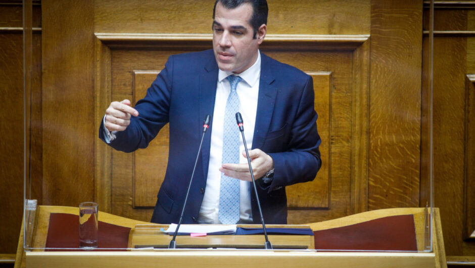 Θάνος Πλεύρης: Παραμένουν εκτός ΕΣΥ οι ανεμβολίαστοι υγειονομικοί, δική τους η επιλογή
