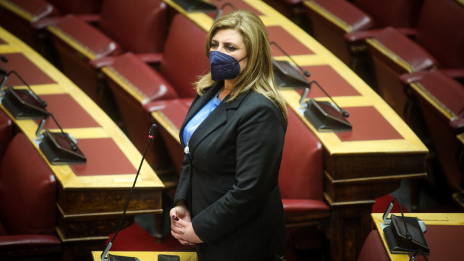 Ευ. Λιακούλη: «Να παραταθούν οι συμβάσεις των εργαζομένων στο Γενικό Νοσοκομείο Λάρισας»