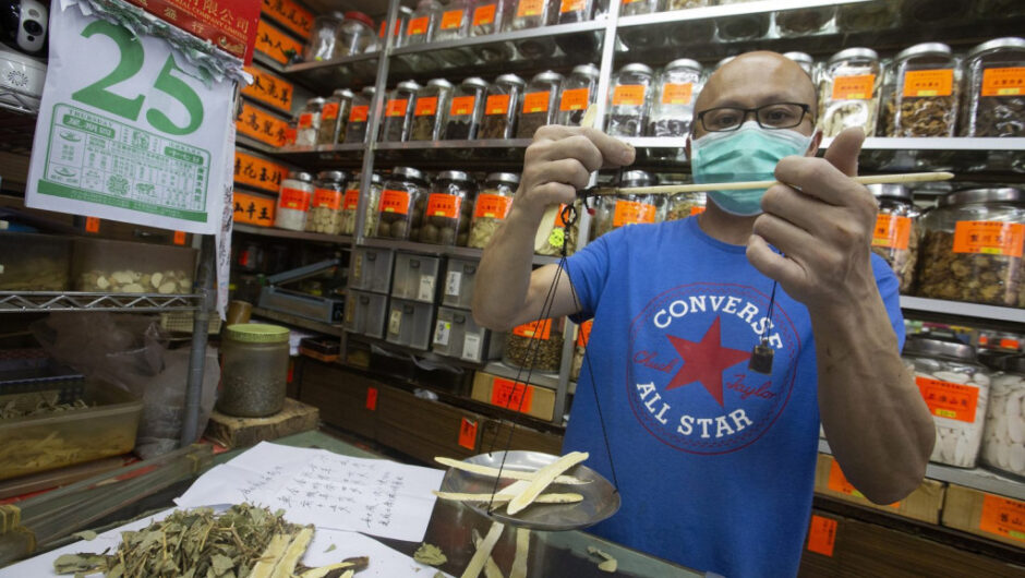 Η Κίνα επιχειρεί να αντιμετωπίσει την πανδημία με παραδοσιακές «θεραπείες»