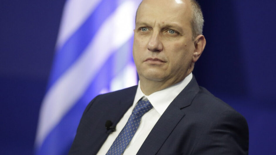 Σύγκρουση ΝΔ-ΣΥΡΙΖΑ για τους 12 Ρώσους που κηρύχθηκαν ανεπιθύμητοι