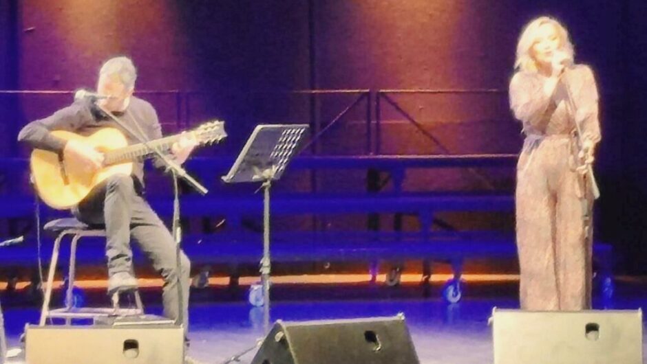 Ρίτα Αντωνοπούλου – Μανόλης Ανδρουλιδάκης: Η γοητεία του απλού (φωτο & βίντεο)