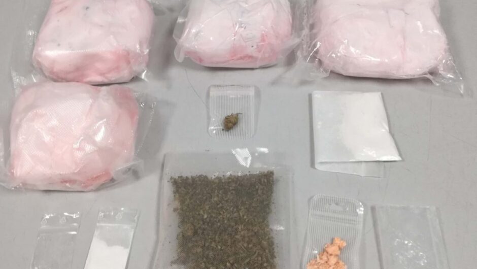 Έκρυβαν κοκαΐνη σε λούτρινα αρκουδάκια-Την διακινούσαν μέσω ΕΛΤΑ και εταιρειών courrier