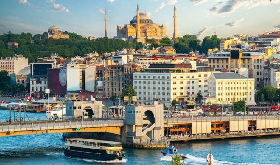 Νέο Λονδίνο για ολιγάρχες η… Κωνσταντινούπολη