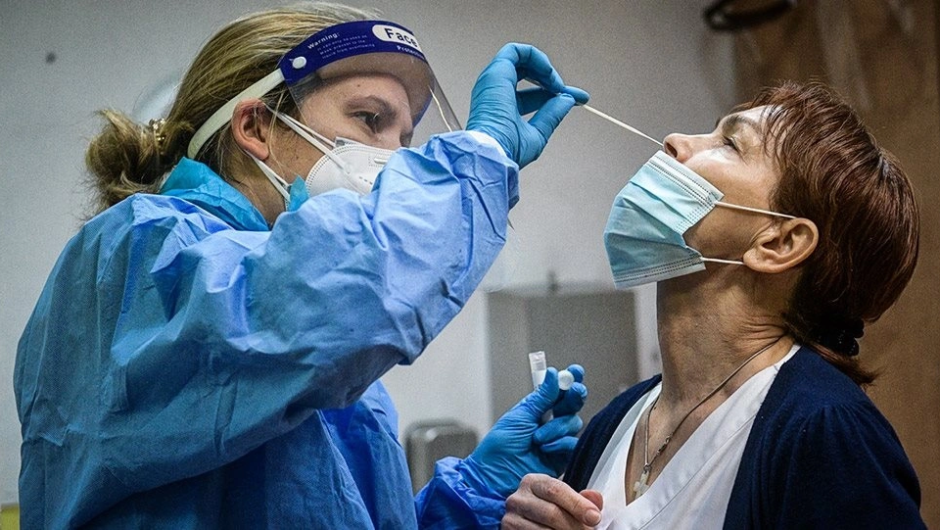 Κορωνοϊός: 7.463 νέα κρούσματα σήμερα, 34 θάνατοι, 244 διασωληνωμένοι