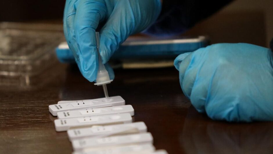 Κορωνοϊός / Σε ποιες περιοχές εντοπίζονται τα 8.413 νέα κρούσματα