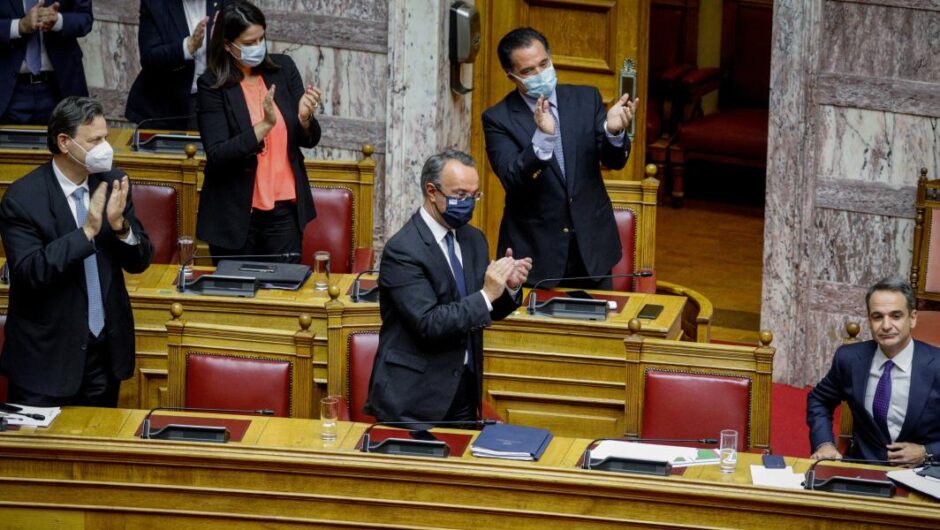 Κυβέρνηση Μητσοτάκη / 30+1 φορές που στοιχημάτισε εναντίον της νοημοσύνης μας (και έχασε)