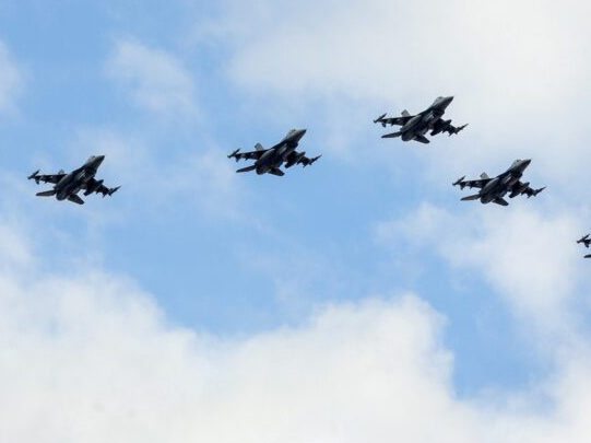 Γιατί έχουμε πτήσεις πολεμικών αεροσκαφών πάνω απ’ τα Τρίκαλα τον τελευταίο μήνα;