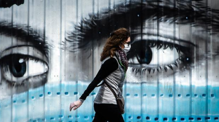 Αφού η κυβέρνηση σφύριξε τη λήξη της πανδημίας: Τέλος τα πιστοποιητικά εμβολιασμού και νόσησης από 1η Μαΐου – Παραμένουν οι μάσκες