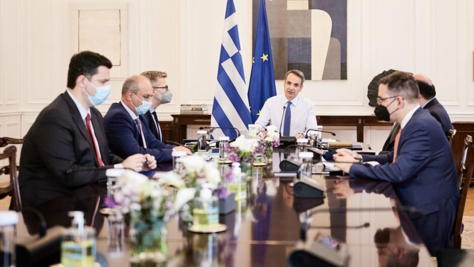 Ακροβατώντας πάνω από την άβυσσο