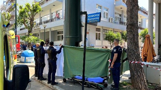 Σοκ στην Αλεξανδρούπολη: Άστεγος διαμελίστηκε σε κάδο πολτοποίησης (Video)