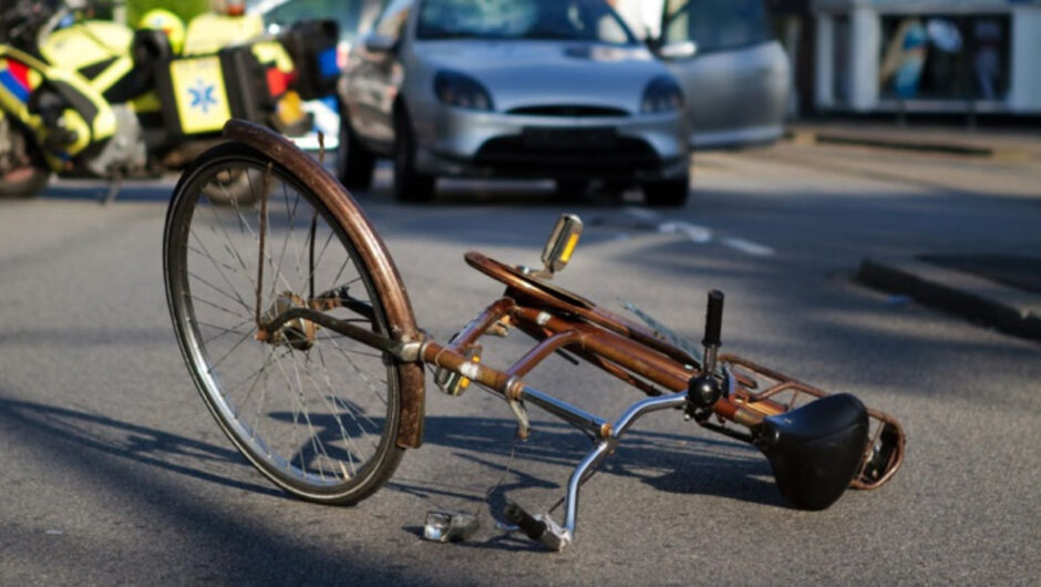 Φυλάκιση 2,5 ετών χωρίς δίκη για παράσυρση και εγκατάλειψη ποδηλάτη στον περιφερειακό