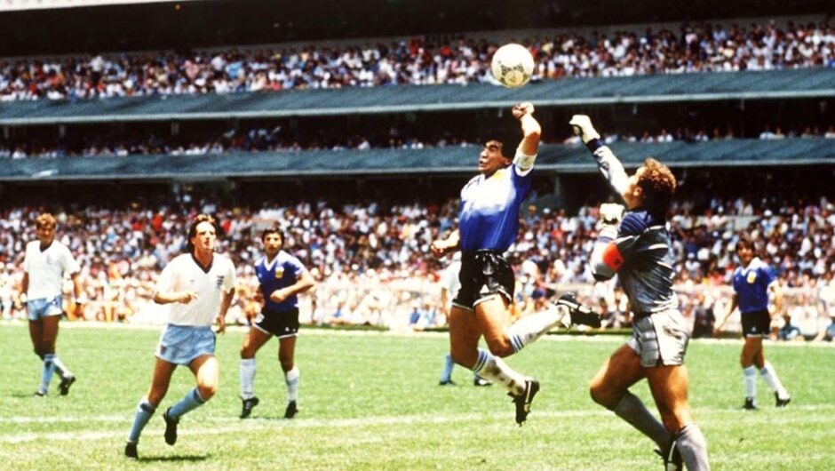 Πουλήθηκε 8,49 εκατ. ευρώ φανέλα του Μαραντόνα