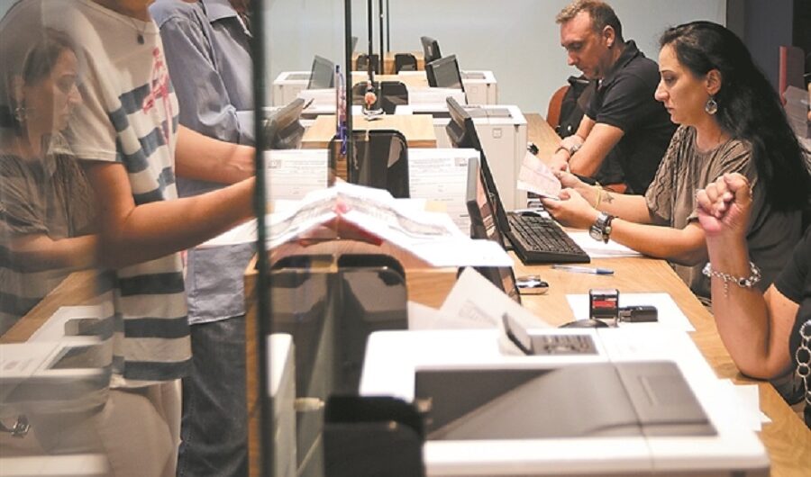 Δημόσιοι υπάλληλοι: Θα απολύονται ύστερα από τέσσερις δυσμενείς κρίσεις