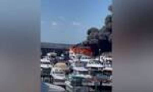 Βρετανία: Παρανάλωμα πυρός έγινε γιοτ εκατομμυρίων – Εντυπωσιακό βίντεο