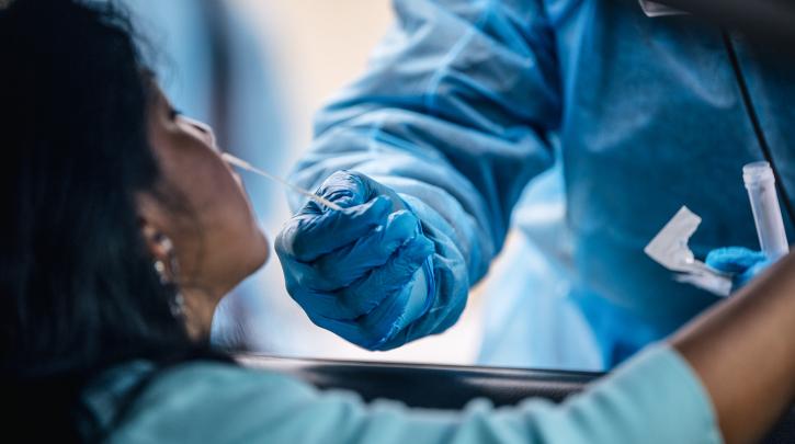 Κοροναϊός: 2.665 κρούσματα σήμερα, 30 θάνατοι και 235 διασωληνωμένοι