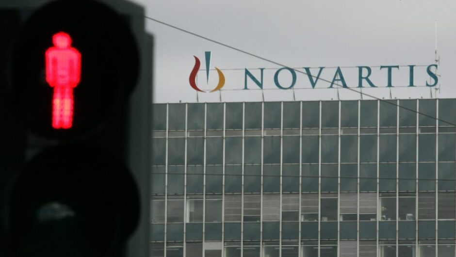 Κυβερνητική σιωπή για το σικέ παιχνίδι με τη Novartis