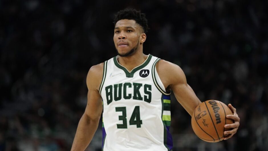 Μπάσκετ: Οι Μπακς και ο Γιάννης είναι εδώ!