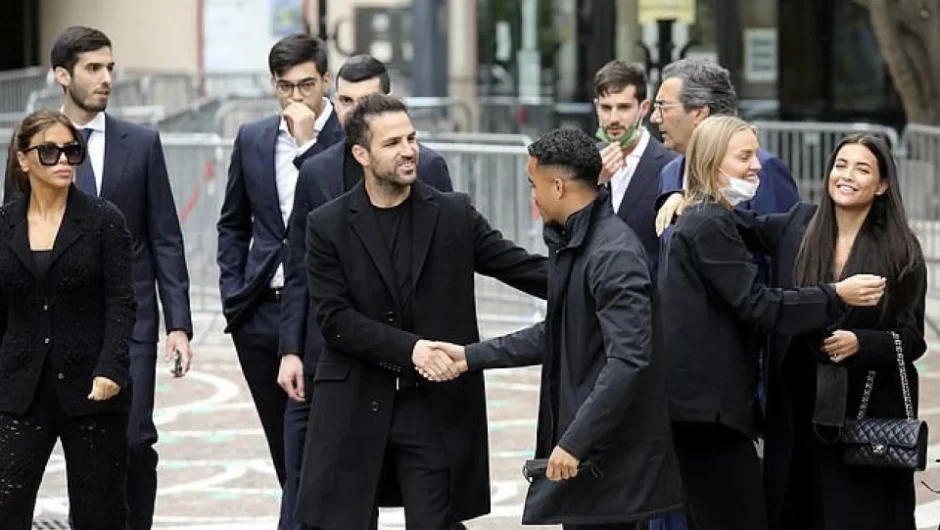 Ραϊόλα: Στην κηδεία του οι Χάαλαντ, Ζλάταν και Φάμπρεγας