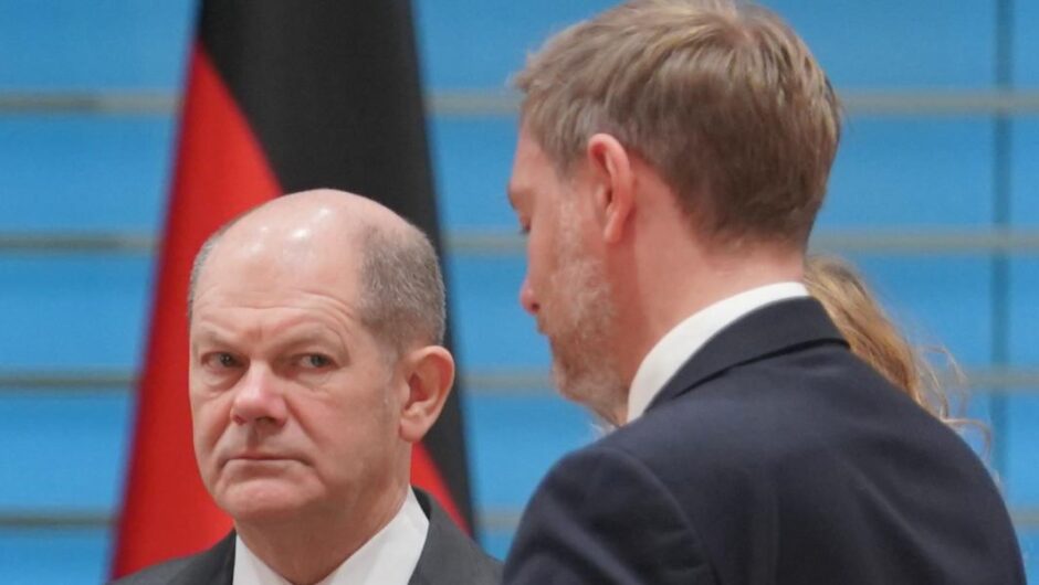 Οι εκβιάσιμοι Ευρωπαίοι νάνοι…