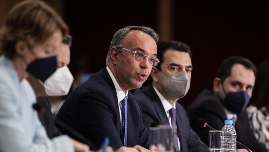 Κυβέρνηση Μητσοτάκη / Ξαναμοιράζουν την ίδια πίτα στο ρεύμα