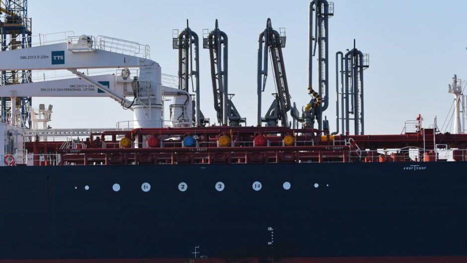 Spiegel / Έλληνες εφοπλιστές κάνουν χρυσές δουλειές με το ρωσικό πετρέλαιο -Μπλόκαραν το εμπάργκο